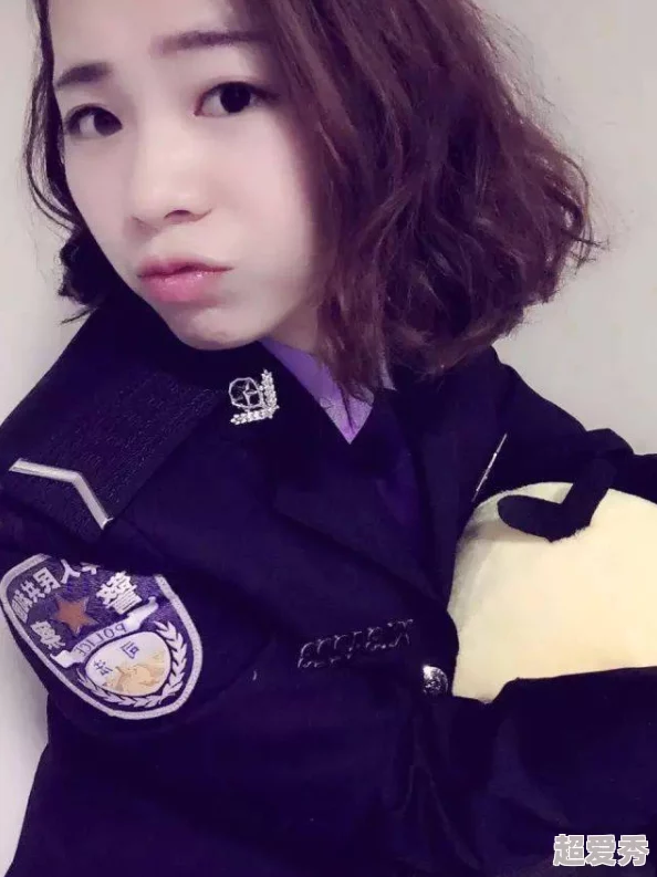 调教美女警花借眼让我们用心去看世界的美好与希望