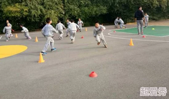 c瑜伽老师一节课学员积极参与课程圆满结束体验良好